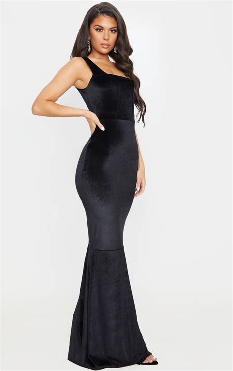 Black velvet gown. Things To Know About Black velvet gown. 
